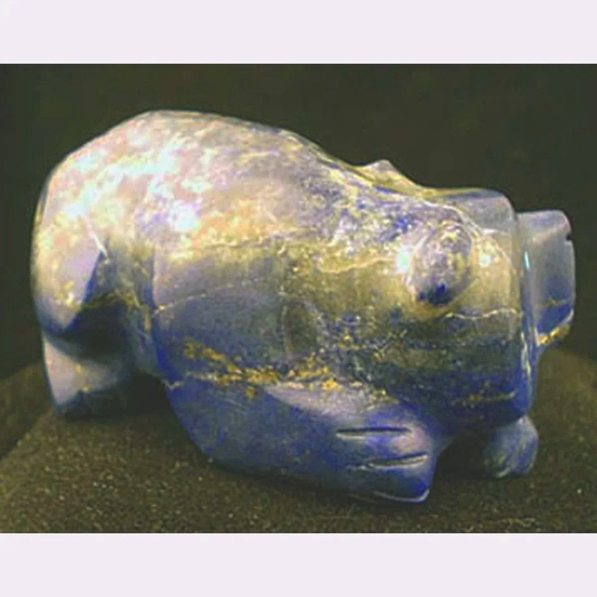 Ri85B-Square-Zuni-Dee-Edaakie-lapis-bear-fetish-carving-400.jpg