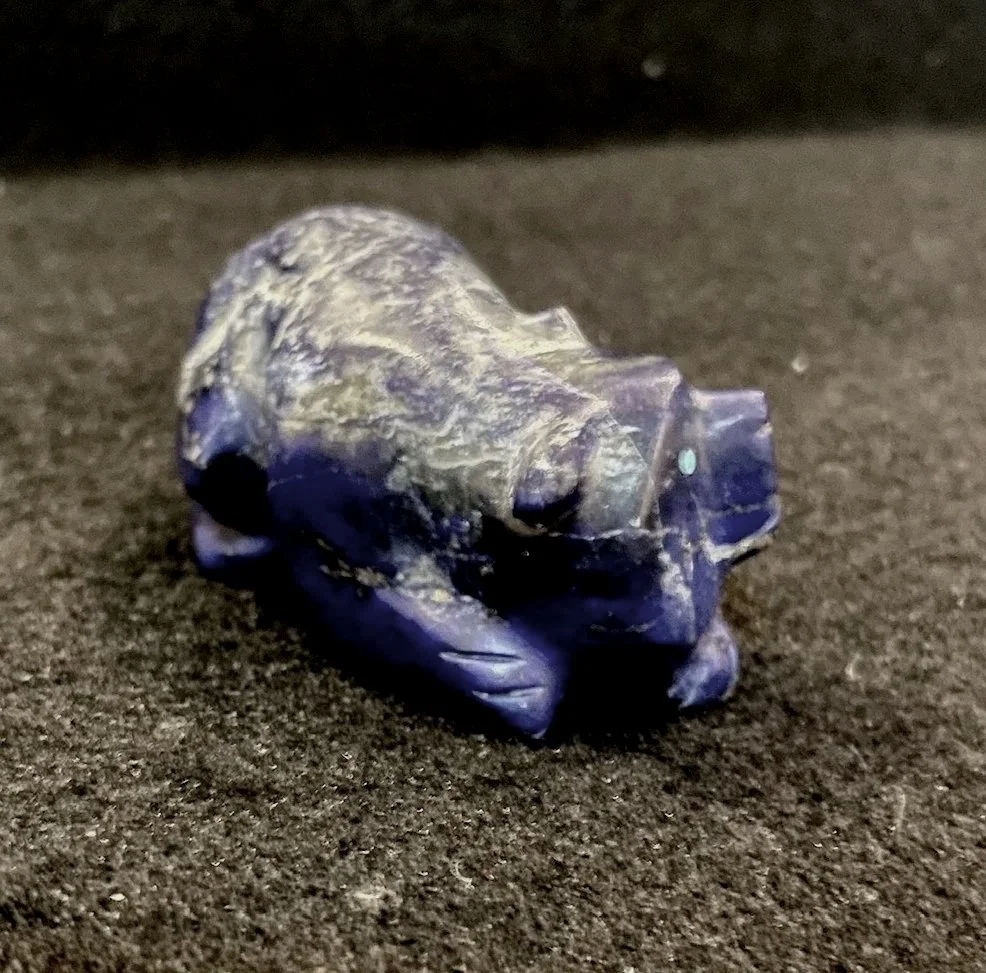 Ri85FR_Zuni_Dee-Edaakie_lapis_bear-fetish-carving-400.jpg