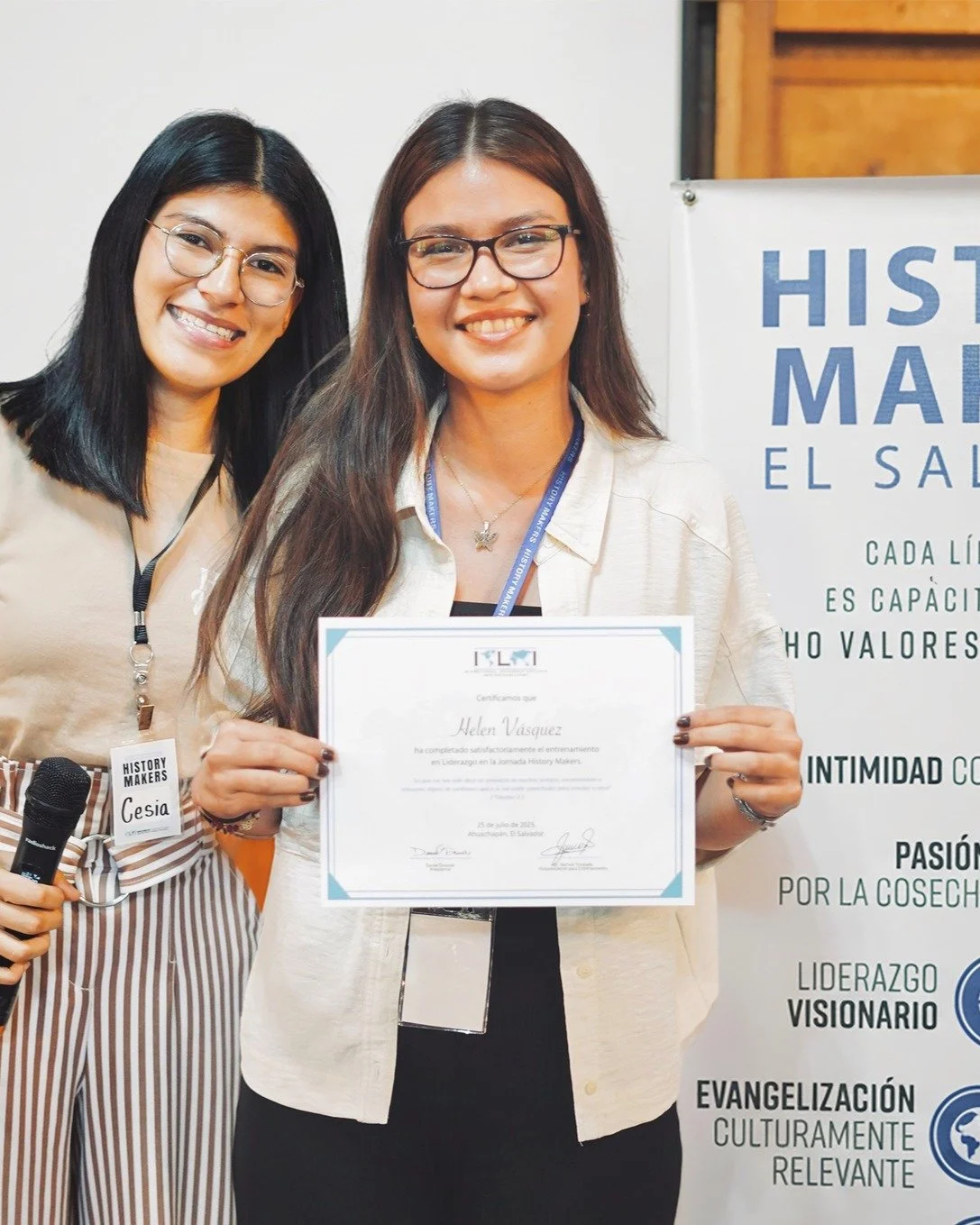 Leadership Matters !

It can transform a person, a church, a community, or even an entire nation.

God is using men and women all over the world to change history and transform lives by training and multiplying other leaders.

This is how the Gospel 