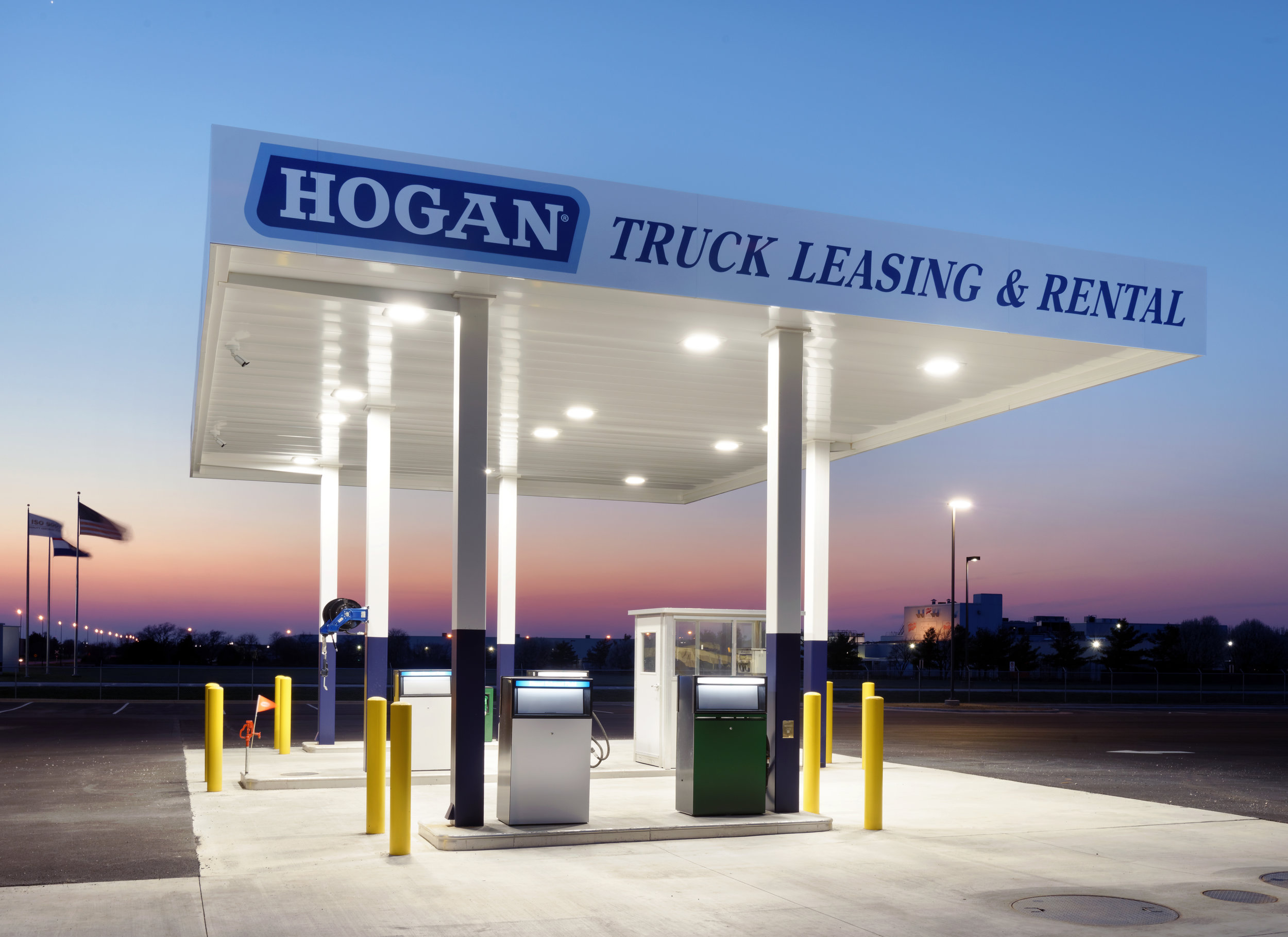 HoganTruck-Ext-04.jpg