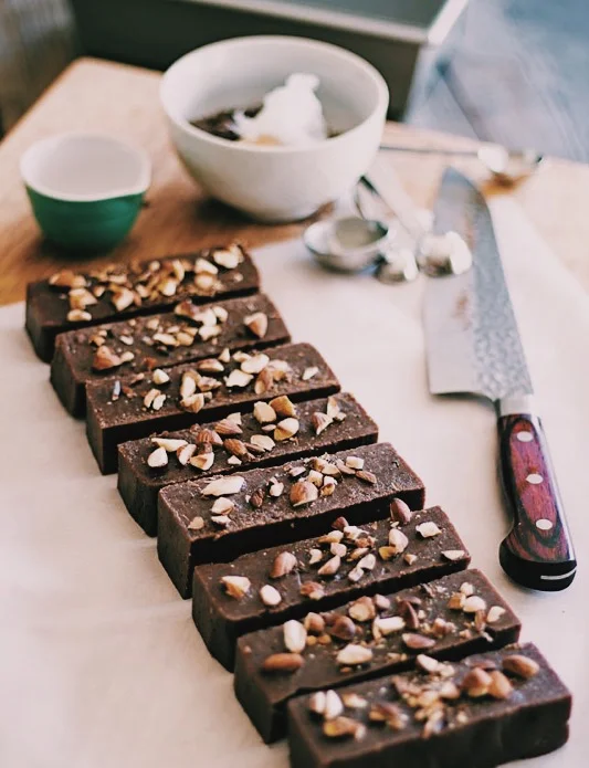 HOMEMADE CHOCOLATE PROTEIN BROWNIES BARS