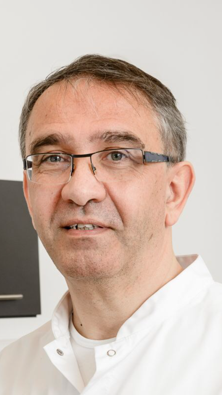 Dr. Arie Hoeksema