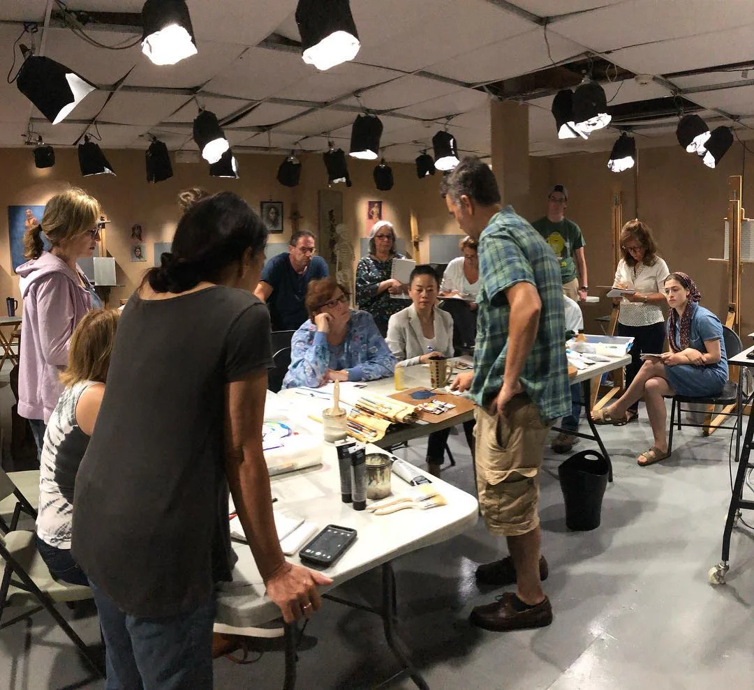 Zeller conducting a workshop at The Teaching Studios of Art® on color theory and mixing oil paint.