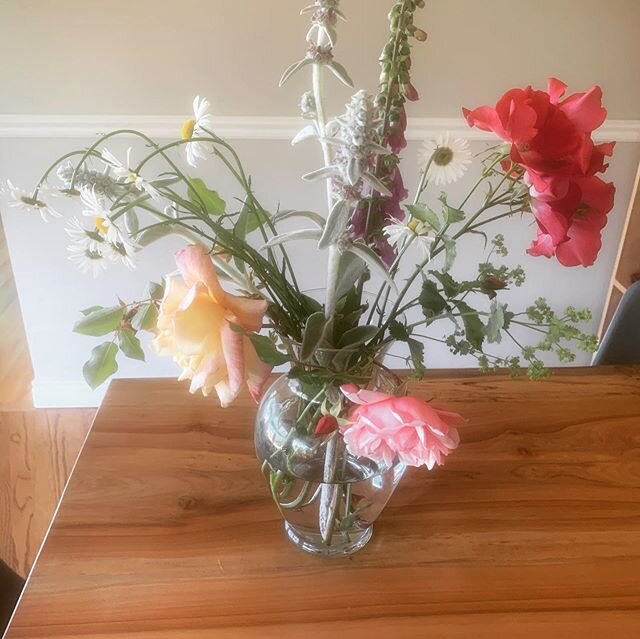 Picked three bouquets yesterday from my backyard. I love the 1/2 acre of amazing shrubs trees and flowers that came with this lot. The up keep of this place is huge, glad to have a life partner that is also keen to do all the maintenance needed. #gar