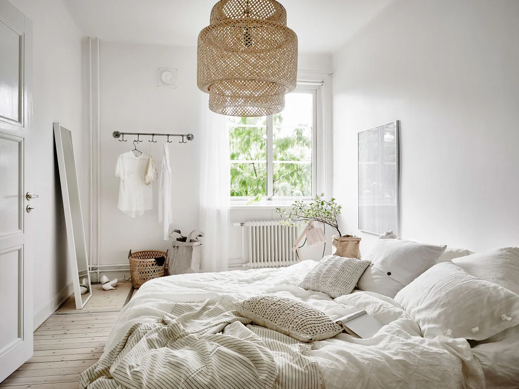 This Ikea SINNERLIG woven pendant is my new obsession. Perfect for over the dining table, bedroom, or outdoor hang out space!