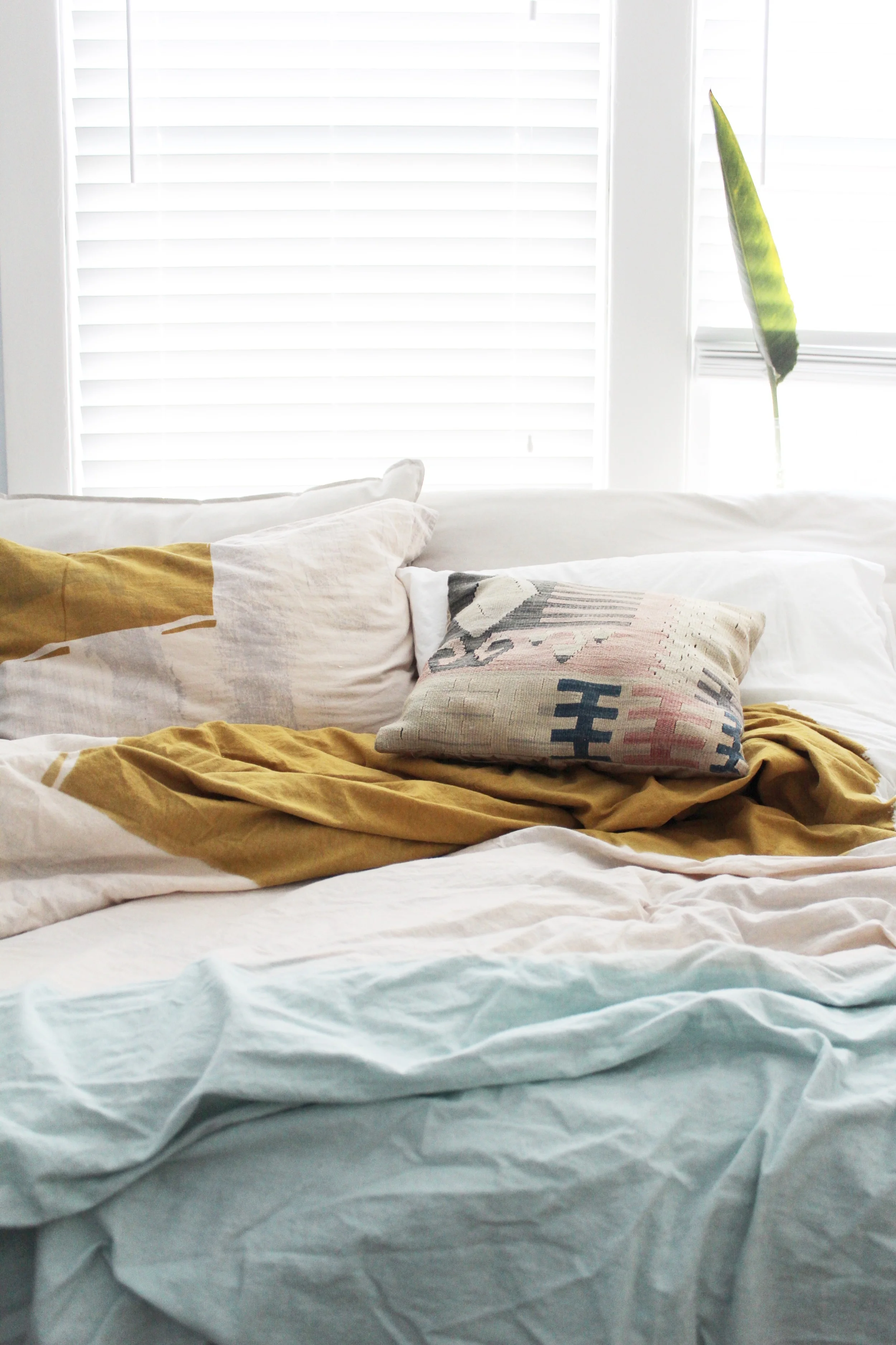 Friday Faves | Color Love | Muted Tones of Mustard, Blush + Dew