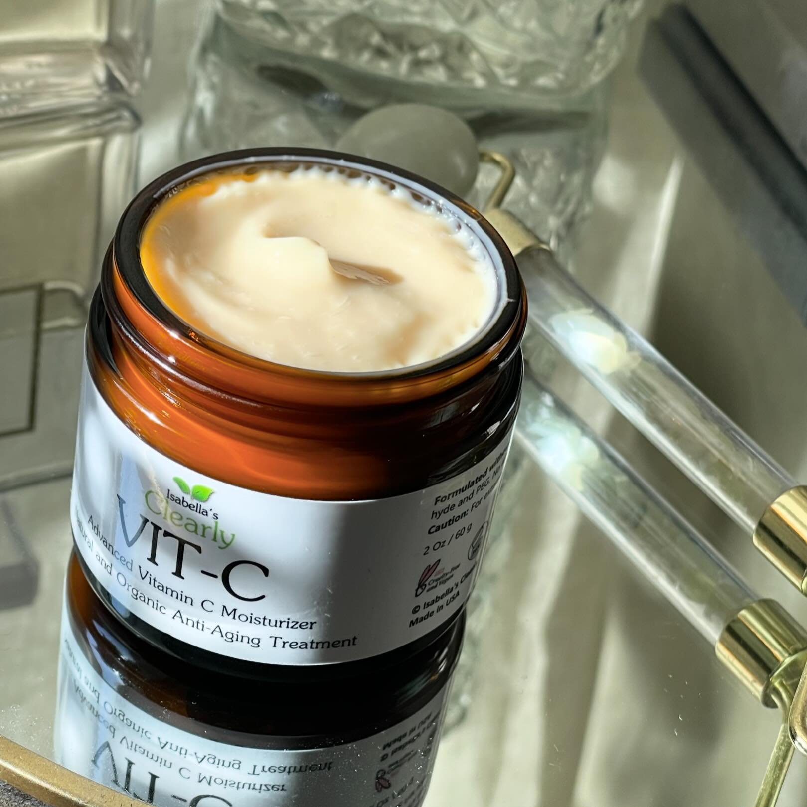 When it comes to getting a brighter and more radiant complexion, vitamin C is a game changer. 🌞 

Our VIT-C face cream is loaded with essential nutrients and antioxidants to revive dull skin, reduce wrinkles and fine lines, brighten the complexion a