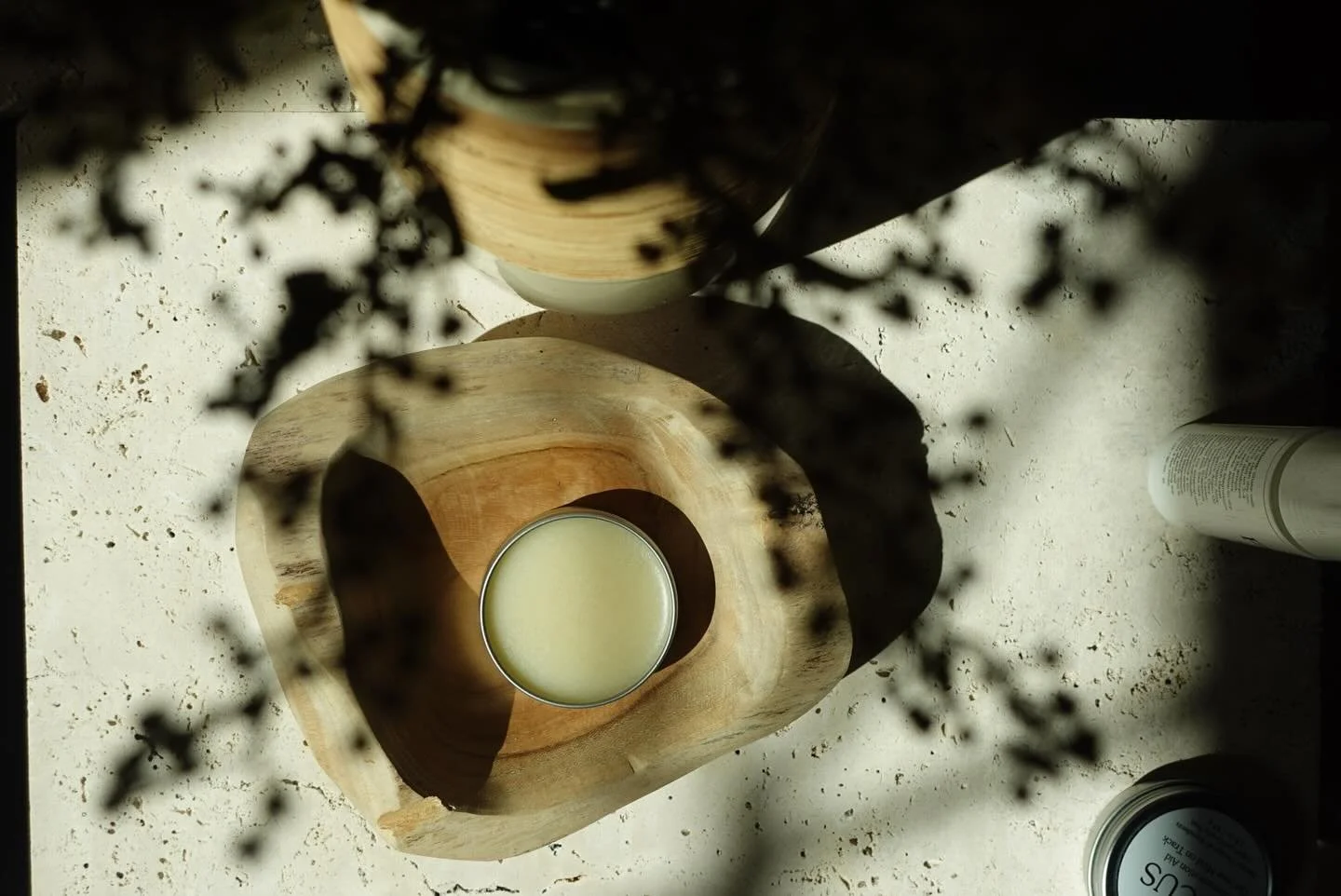 Headache? Migraine? Stress creeping in?
Rub it out the natural way!

A dab of Clearly EASE on your temples, forehead &amp; neck = quick relief, good vibes only.

Because tension is so last season.
#ByeByeHeadache #EssentialOilMagic #ClearlyEASE #Natu