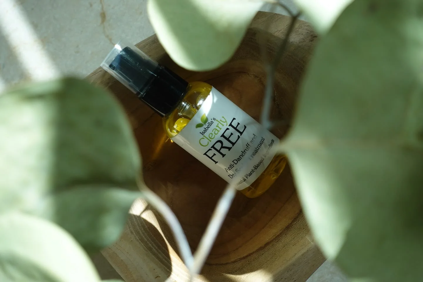 Nourish your scalp, naturally. 🌿 

Clearly FREE blends powerful plant-based oils to calm itchiness, fight flakes, and restore balance &mdash; gently and effectively. Your scalp deserves the same care as your skin. 💧✨