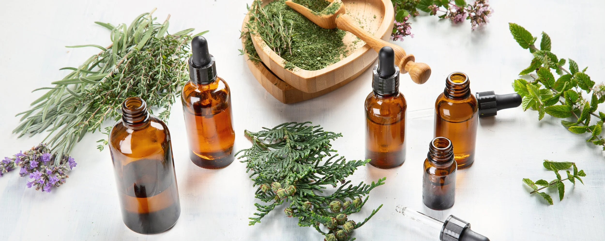 5 underrated essential oils | Try these lesser known powerful essential oils such as helichrysum, blue tansy, carrot seed, petit grain and black pepper oils