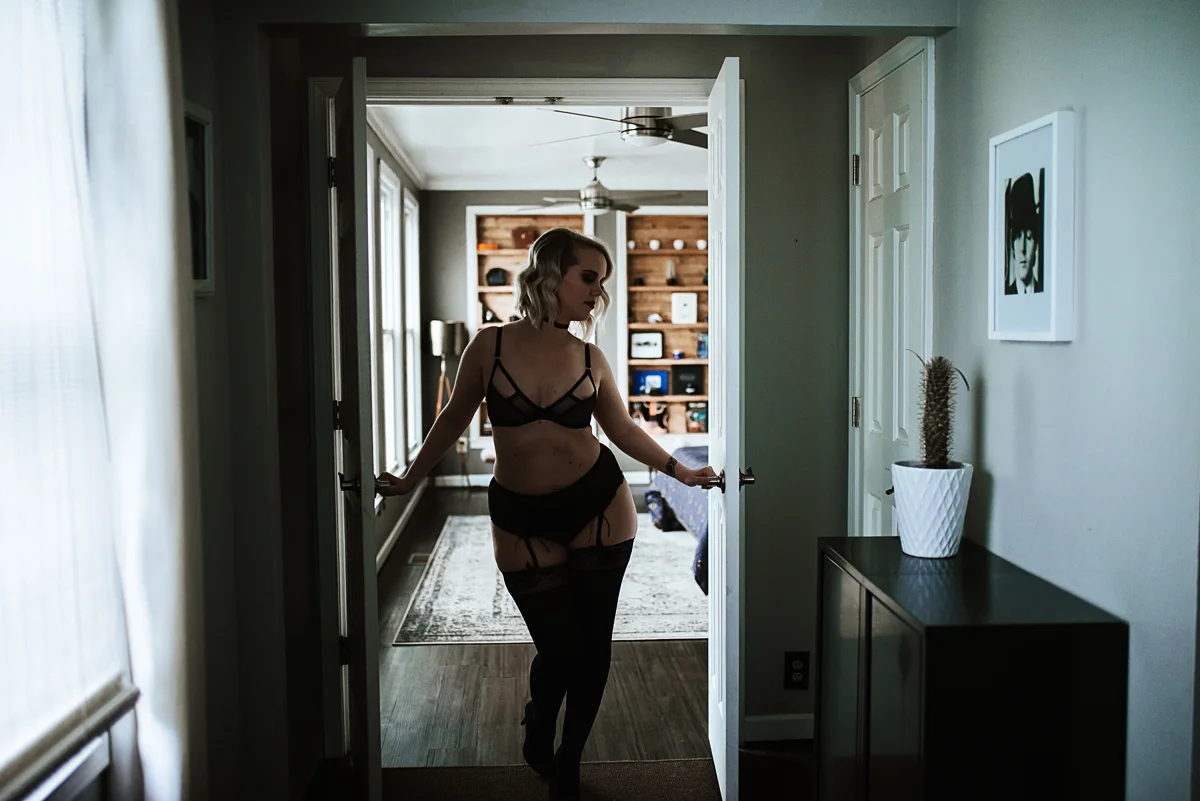 CrystalLarsenBoudoir-24.jpg