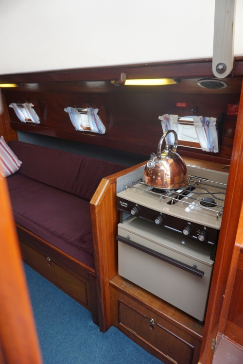 cooker traditional sailing yacht.JPG