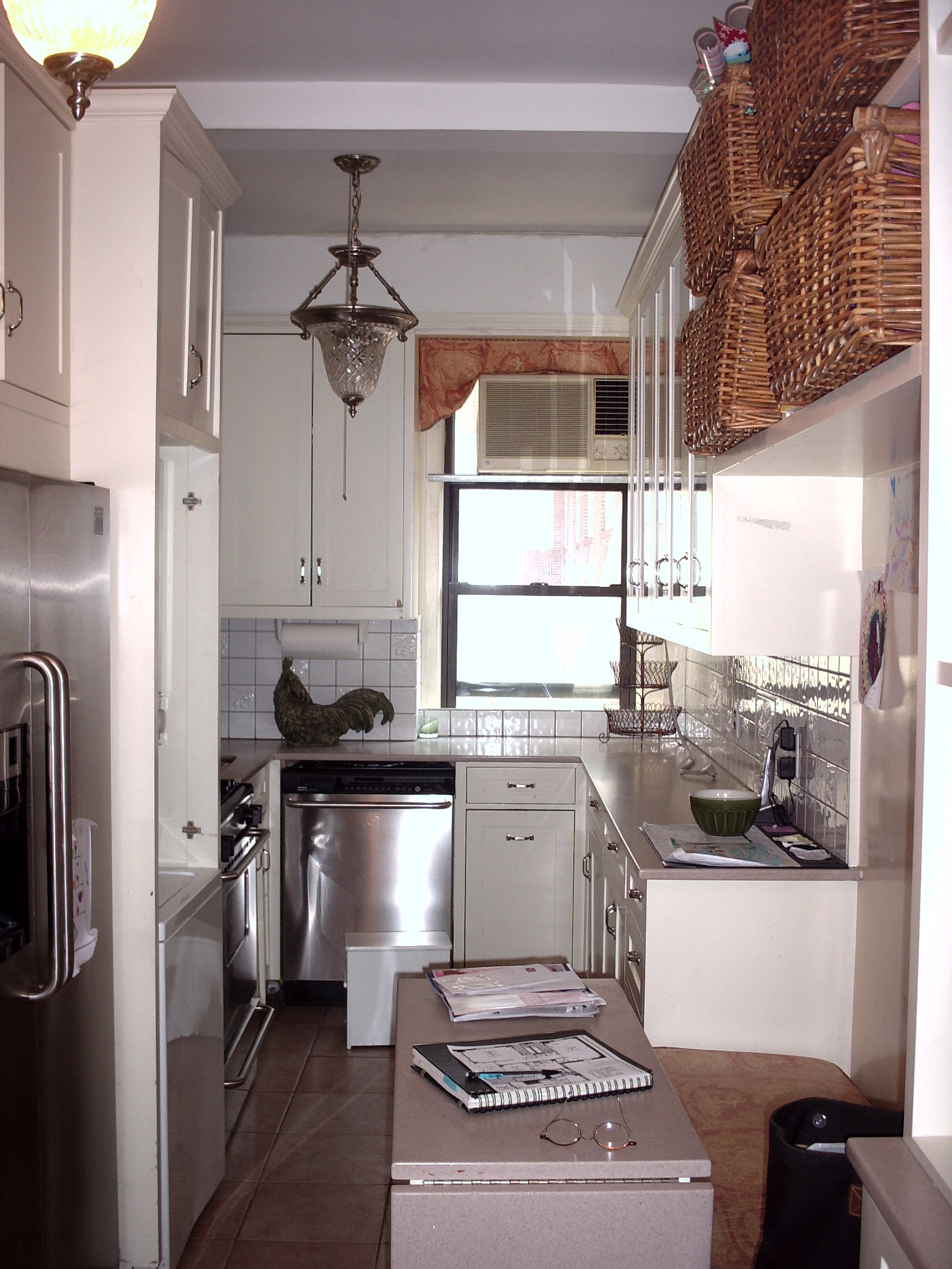  Kitchen before picture 