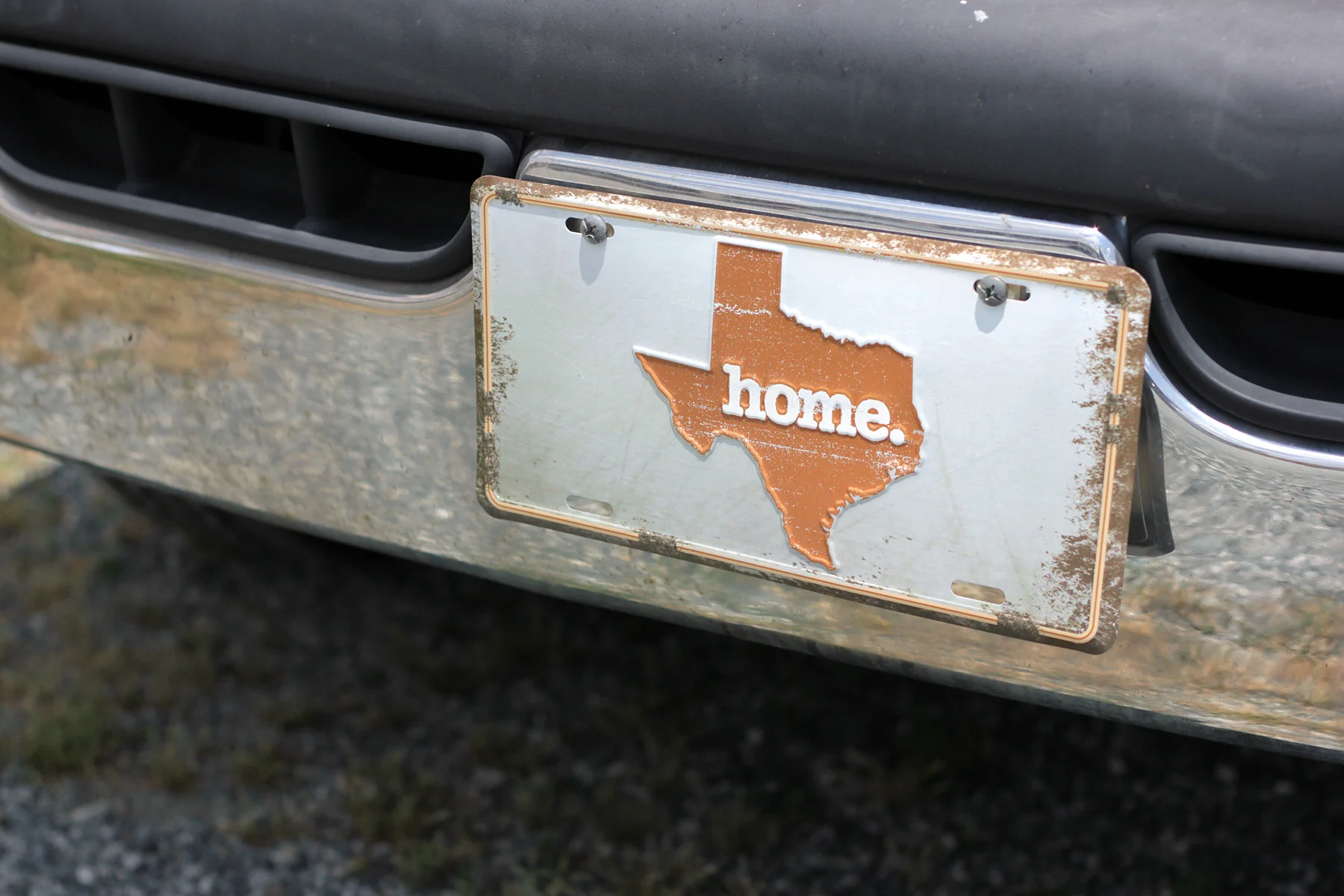 TX_home-license-plate-lifestyle-rustic2.jpg