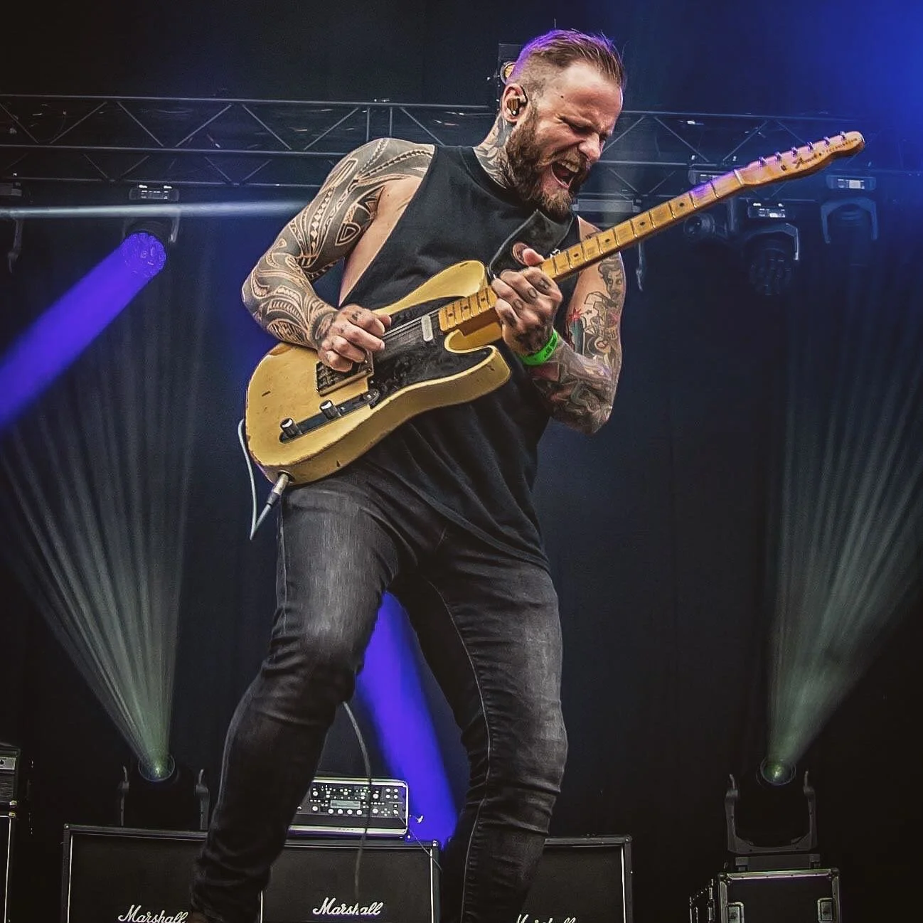 Main Stage @ramblinmanfair 2019. My favourite festival to play, always such a great atmosphere! .
.
.
.
.
#ramblinman #ramblinmanfair #rockfestival #fender #fendertelecaster #guitaristsofinstagram #tattoolove #beardsandtattoos #tattoolife #kemperprof