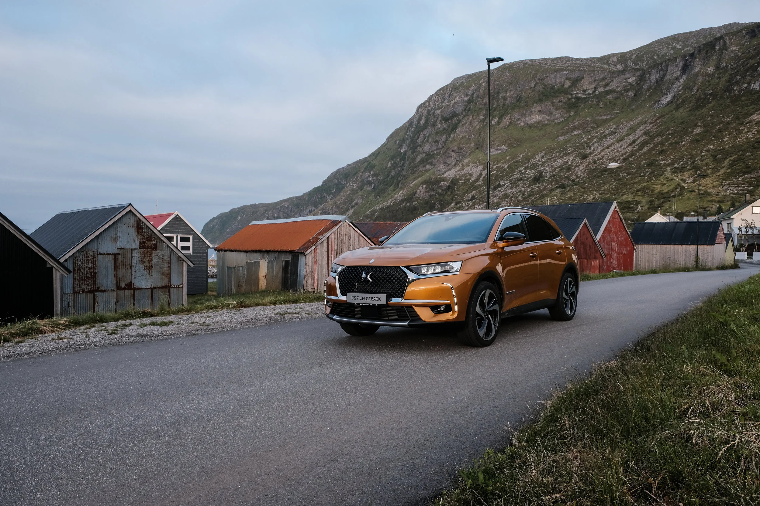 ds-7-crossback-lyser-opp-alesund-aaland-bil.jpg