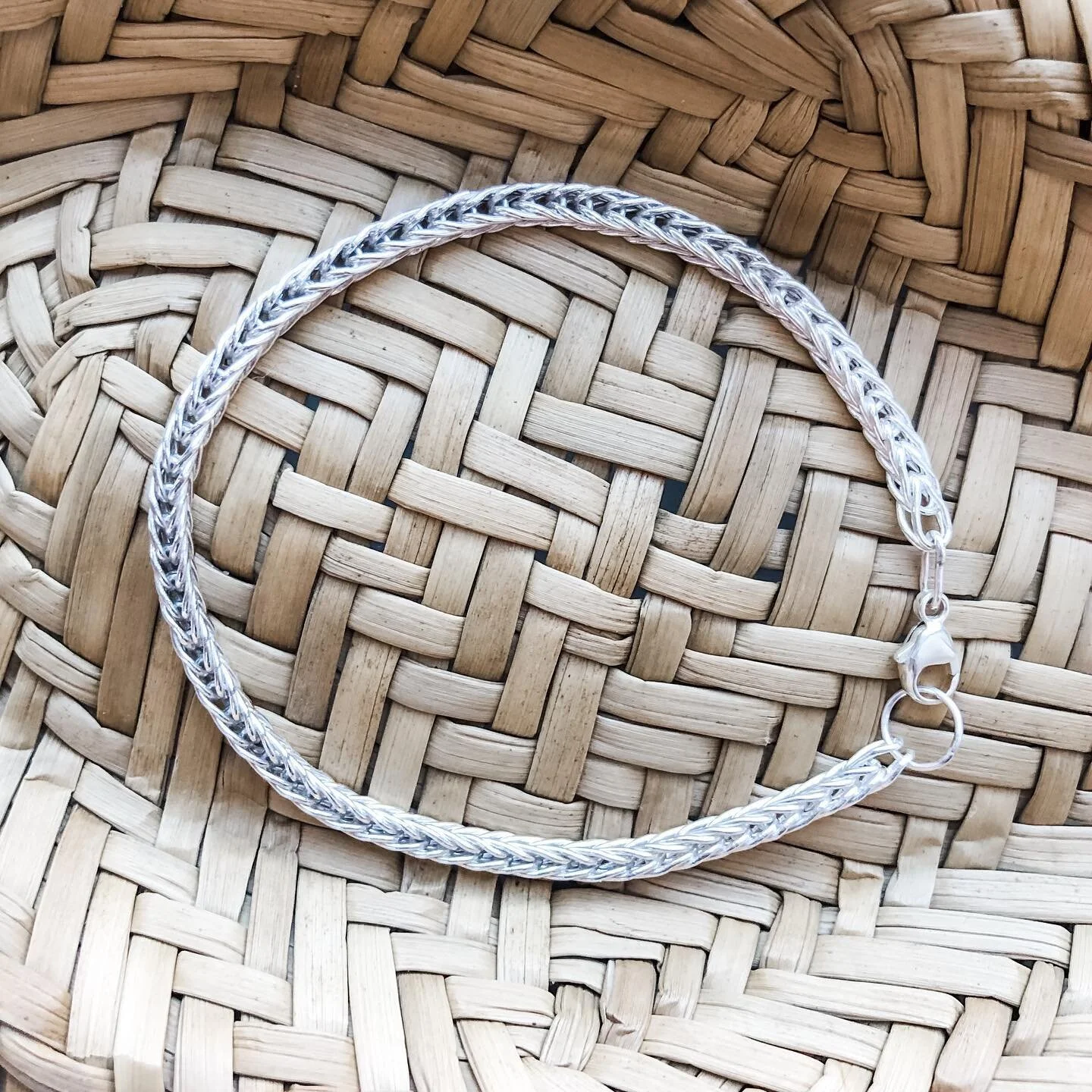 Silky silver chain 🐍 🤍
More bracelet chains in process, each link handcrafted