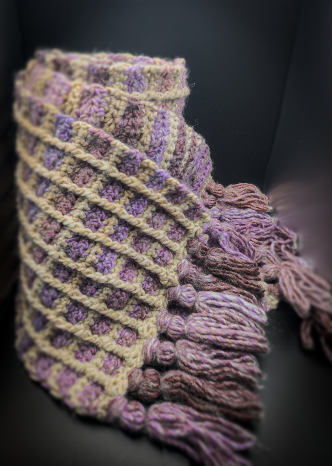 Grid Scarf Pattern from hobbii - designed by Crafty Maz Design