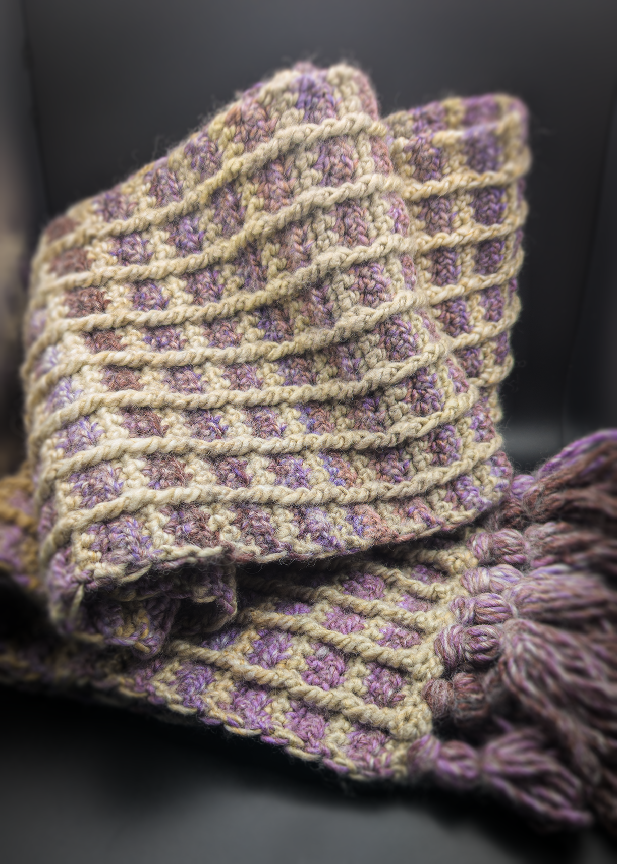 Grid Scarf Pattern from hobbii - designed by Crafty Maz Design