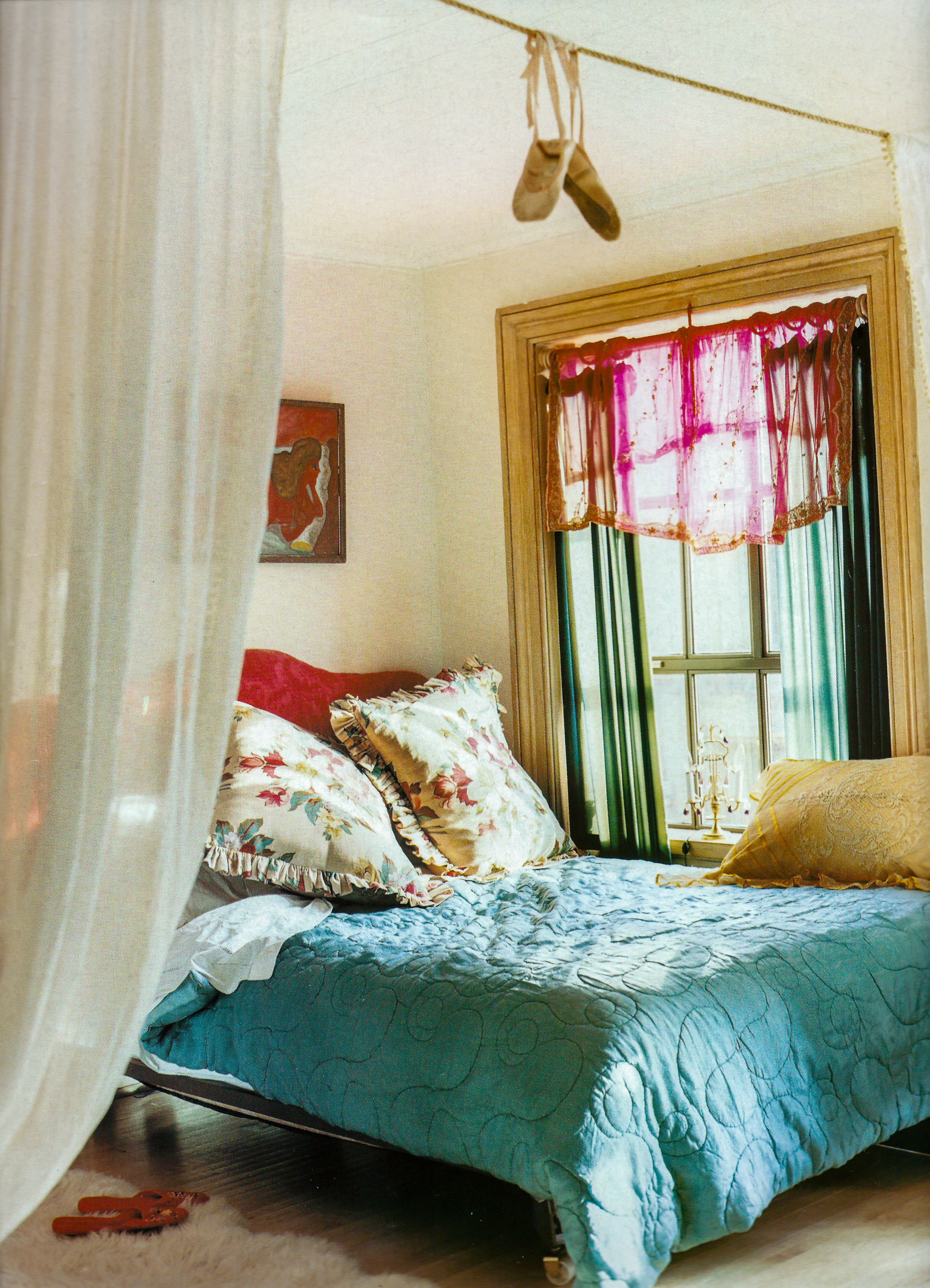 Jemima Kirke's home shot for ELLE Decoration UK 