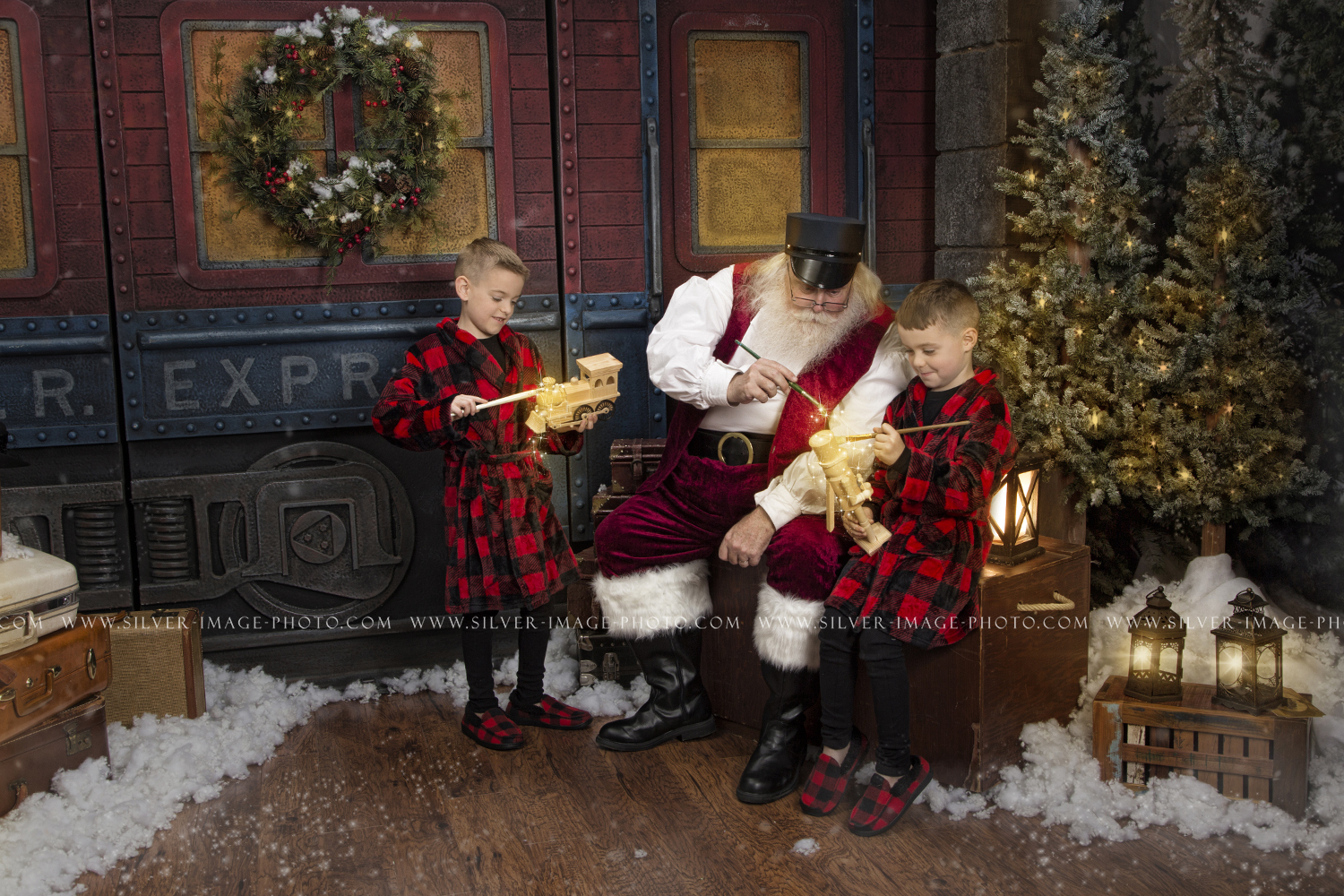 Silver Image Photography - Real bearded Santa photos in Spring, TX https://www.silver-image-photo.com