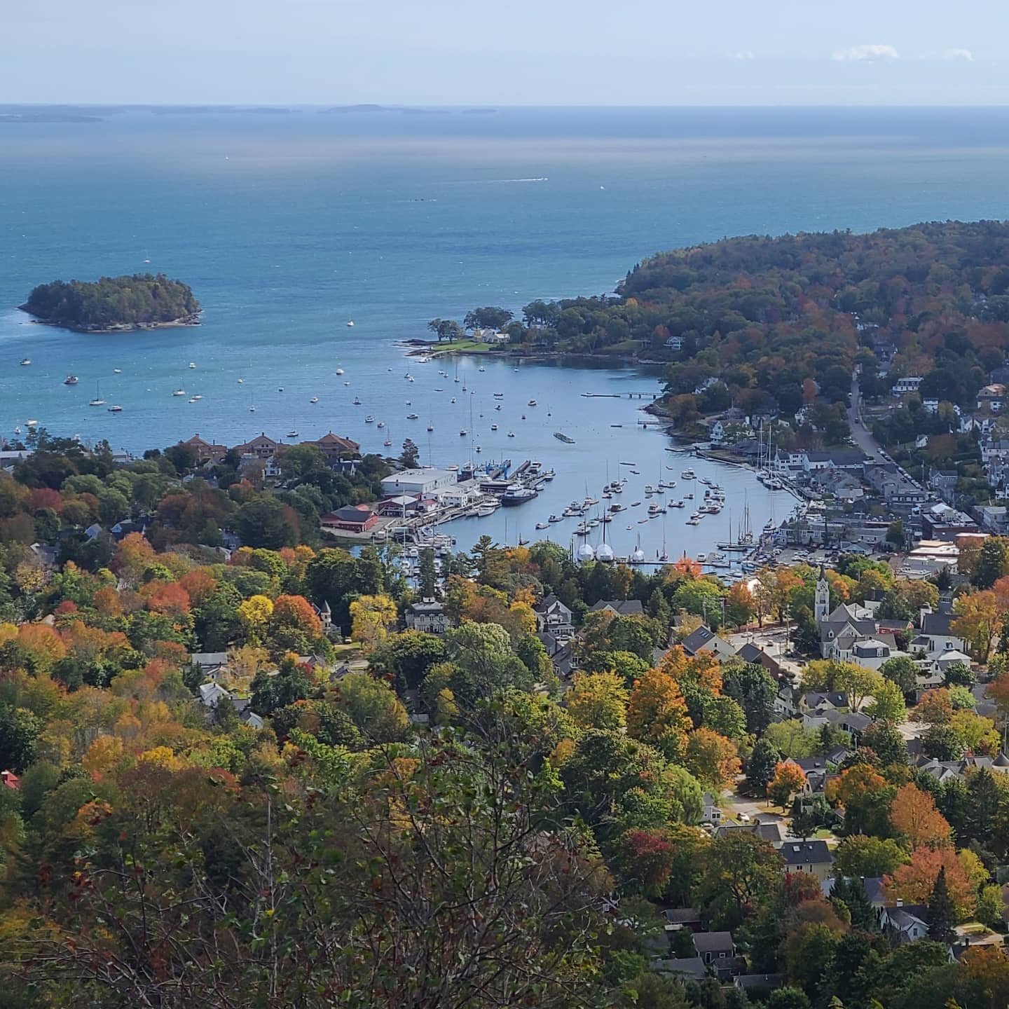 Phase one of our mini-moon in Camden! Hiked Mt. Battie, went on a beautiful schooner ride on the OLAD, enjoyed some amazing food, walked the jetty to the breakwater lighthouse and found the one stone along the mile long path that spans the width of t