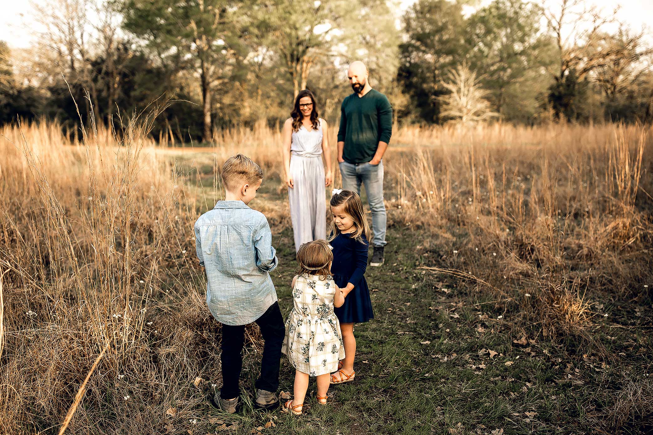 shelby-schiller-photography-lifestyle-family-session-with-3-kids-spring-2019-green-blue-yellow-college-station-18.jpg