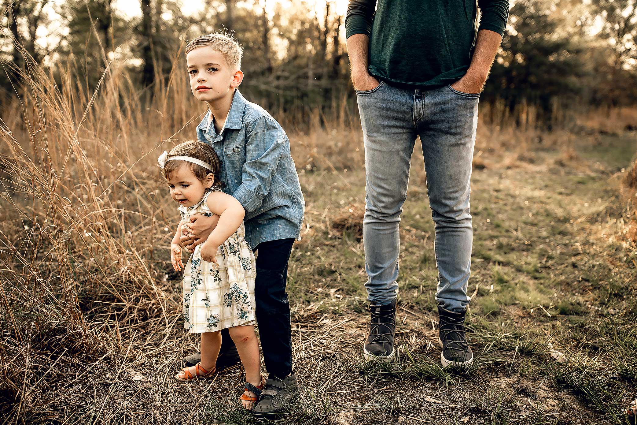 shelby-schiller-photography-lifestyle-family-session-with-3-kids-spring-2019-green-blue-yellow-college-station-27.jpg