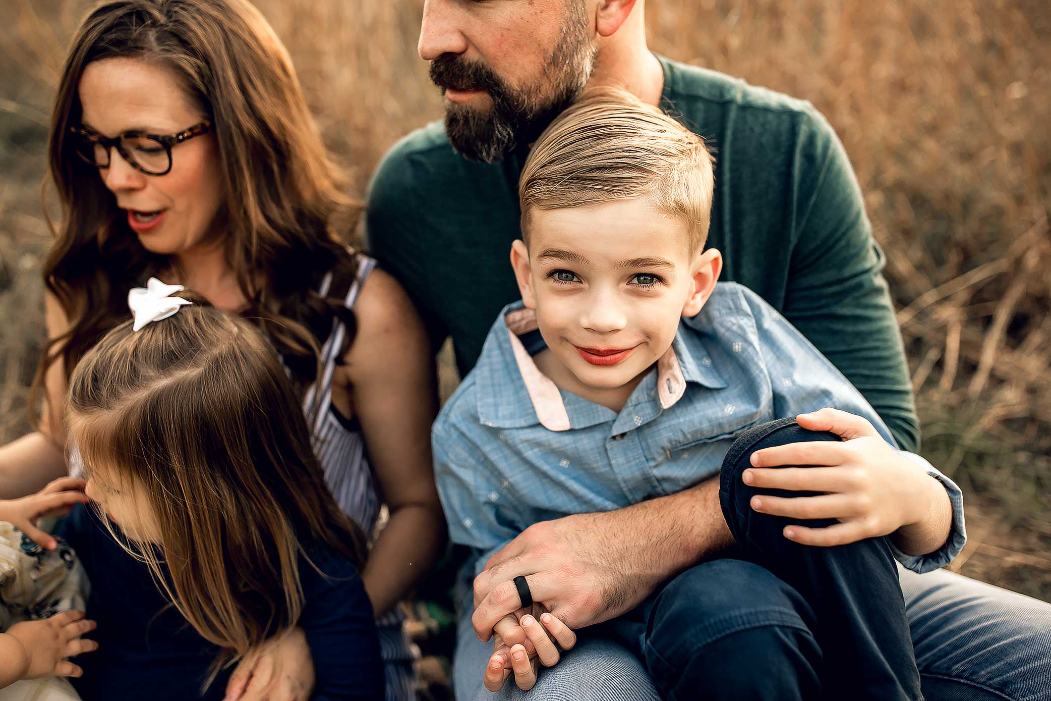 shelby-schiller-photography-lifestyle-family-session-with-3-kids-spring-2019-green-blue-yellow-college-station-29.jpg