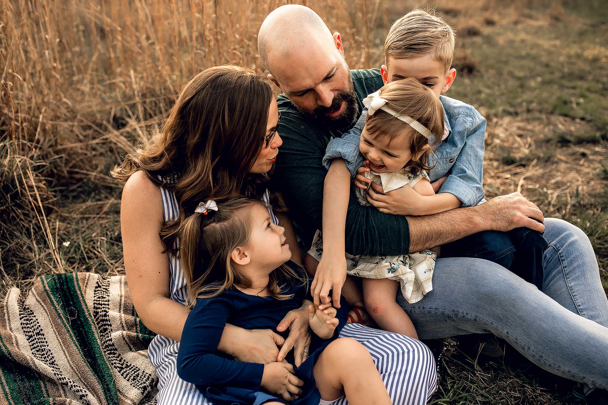 shelby-schiller-photography-lifestyle-family-session-with-3-kids-spring-2019-green-blue-yellow-college-station-32.jpg