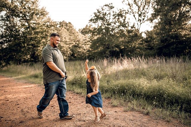 There's nothing like a little daddy-daughter sword battle with the greenery! Spoiler...she won, haha!
.
.
.
.
#collegestationphotographer #collegestationfamilyphotographer #collegestationfamilyphotography #collegestationlifestylephotographer #college