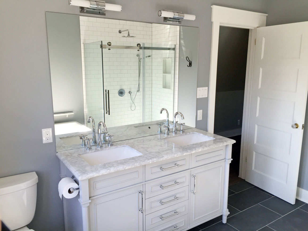 3rd fl bath 6.jpg