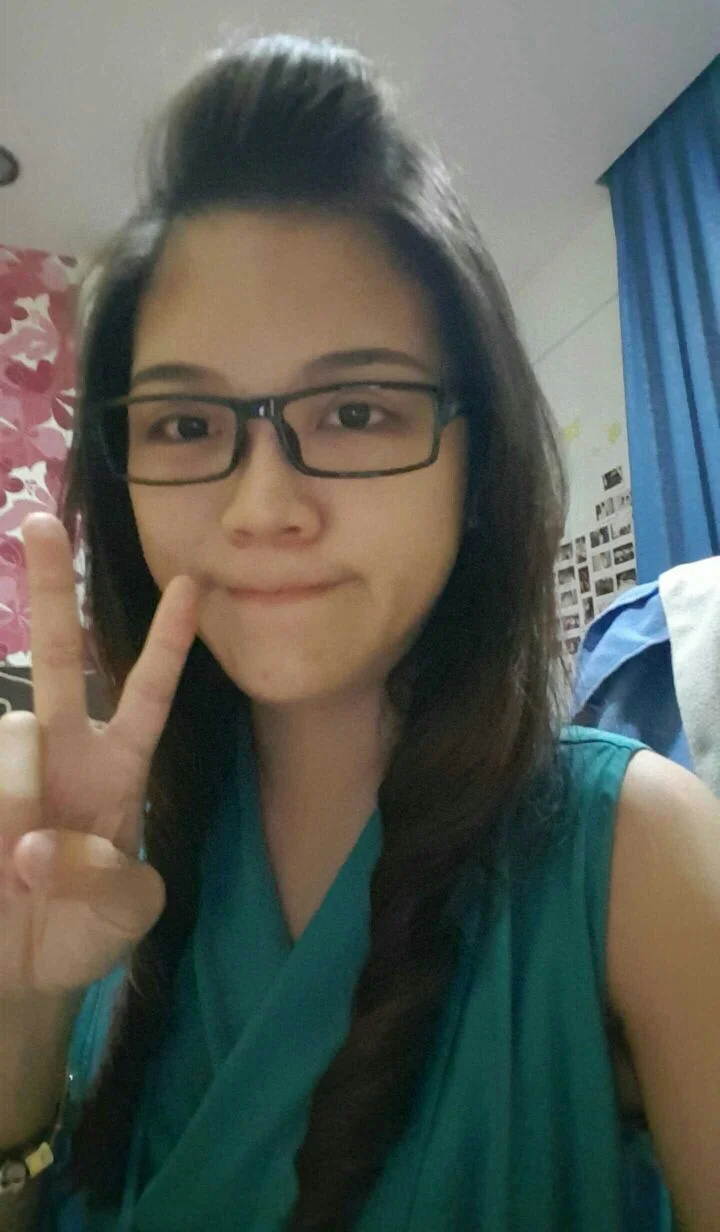 Chong Xue Er. 28 YO. 8 years experience. Full time tutor. 1) Ms Chong on d overall is a pleasant and nice teacher. 2)Yeah, she is polite and she try to make me understand very well. 3) She gives very good notes which make the subject easy to understand. 