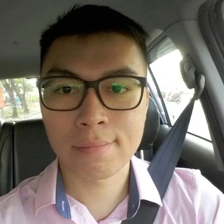 Kenny Lee Kok Wai. 25 YO. 4 years experience. Full time tutor / ex tuition centre teacher 1) Cikgu Kenny Lee Kok Wai is good at teaching my son. He is knowledgeable in the subject matter. He is also dedicated to teaching and very patient in dealing with a young learner like my son
