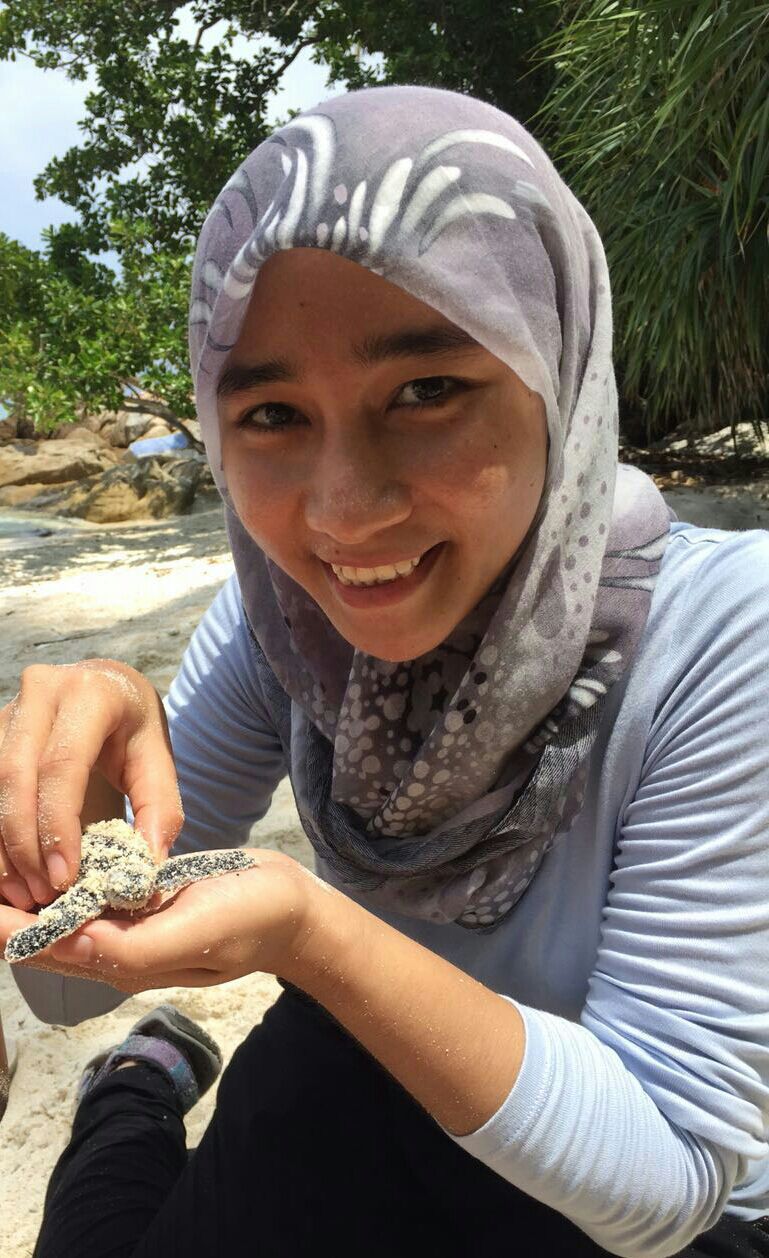 Amirah bt alias. 30 YO. 4 years experience. Part time tutor. 1) Quality of teaching: Satisfied. I can see a lil bit improvement in my son's result. He used to Failed in BM, but recently exam he got C. Still need more practice.Attitude: Amira is very friendly and helpful. She always communicate with me.