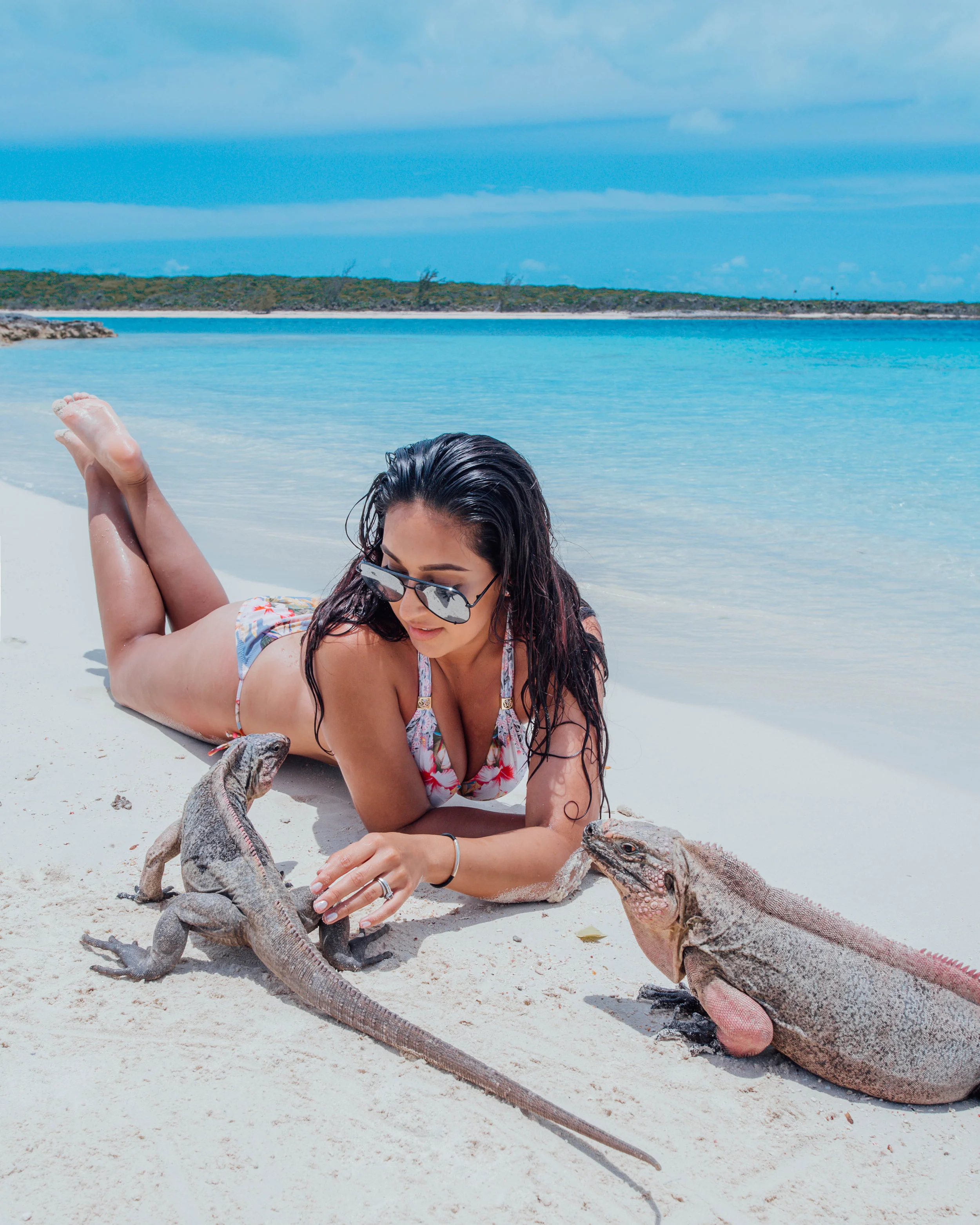 PC: @bahamasphotographer Two Piece Bathing Suit: ASOS (find similar here) 
