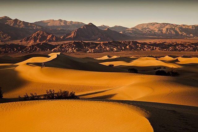 π₯Whilst summer in Melbourne was scorching this year π₯΅ Death Valley was 52c (123f) on the day I took this shot! βοΈπ°π
.
.
.
.
.
.
#turnuptheheat #deathvalley @deathvalleynps #sanddunes #thisworldexists #californiasunset #dream_image #special_shots #jaw_dropping_shotz #phototag_it #projectrawcast #beautifuldestinations #discoverearth @visitcalifornia #canonusa @chrisburkard