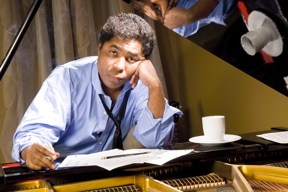 Chris Thomas King at piano