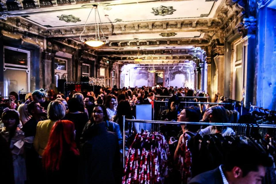 Chanel Fashion Events Le Blonde Fox