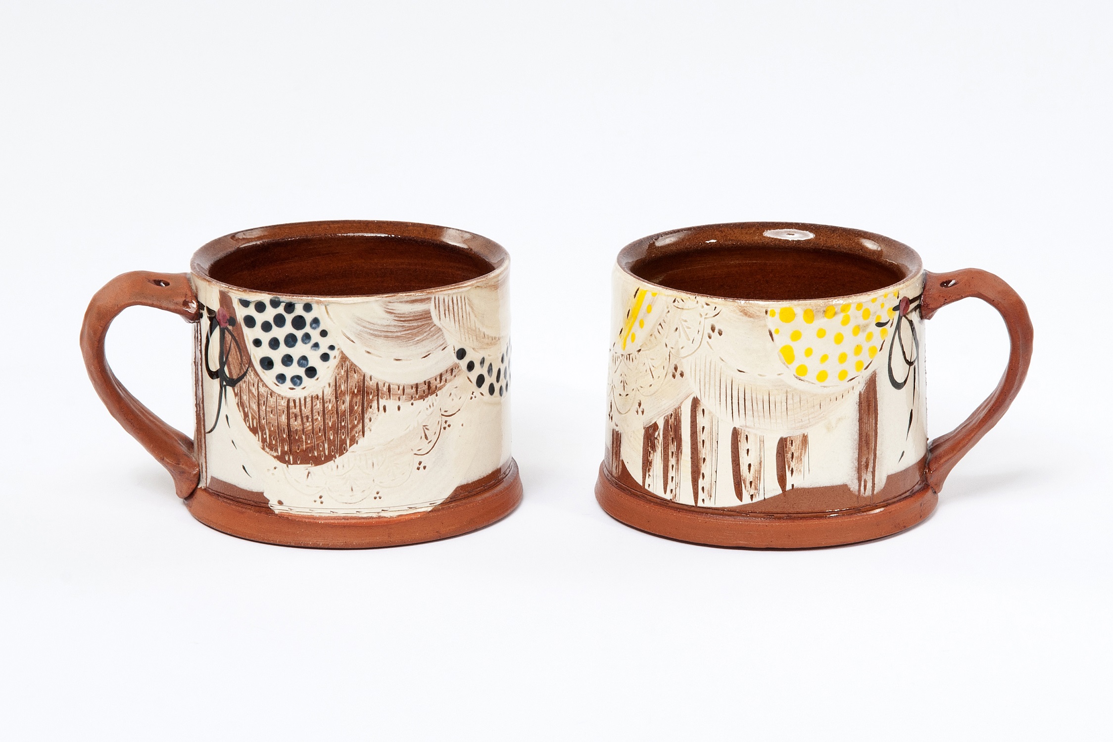 Mugs earthenware