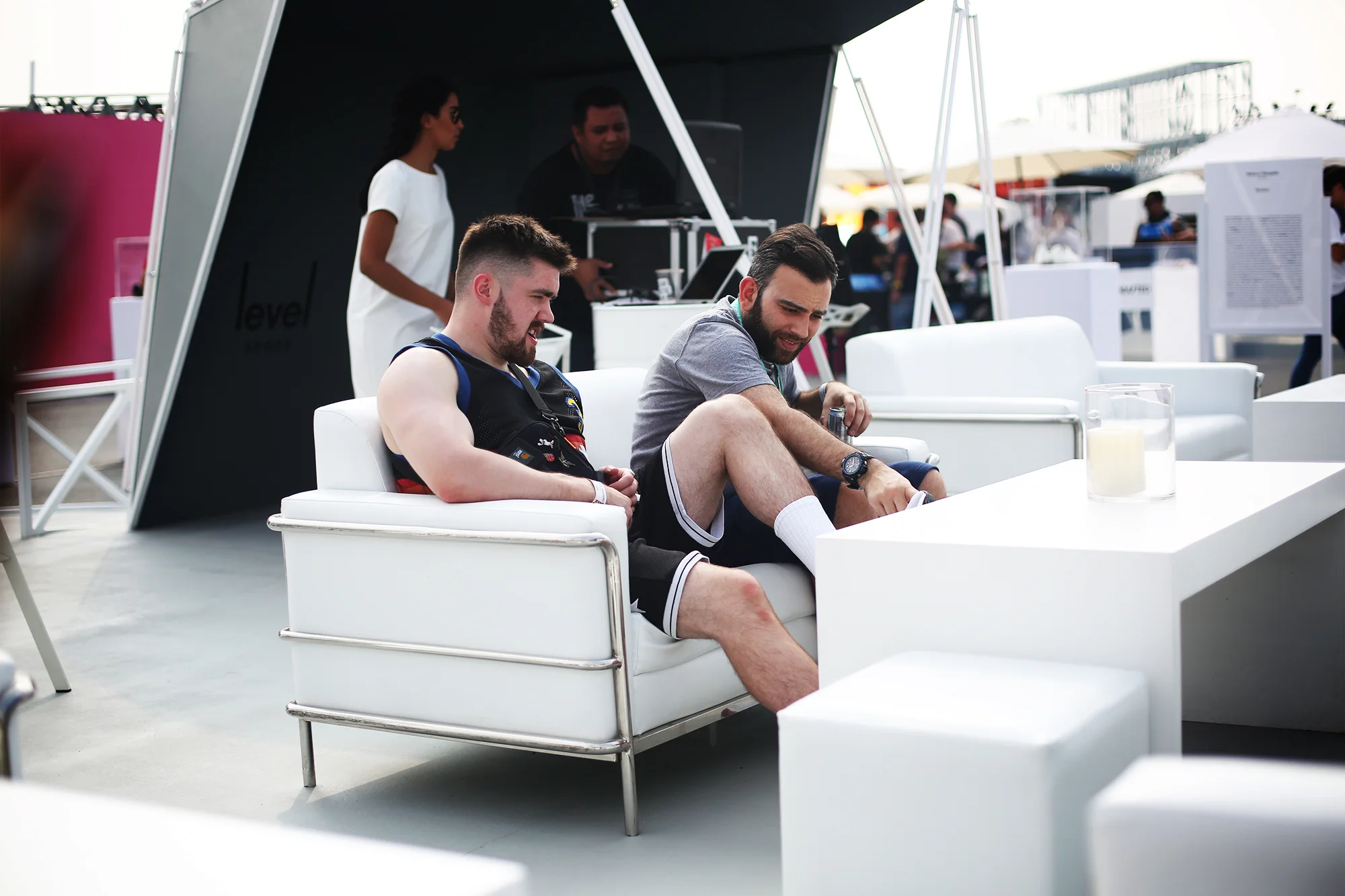 Morgan &amp; Ron, Crepe City