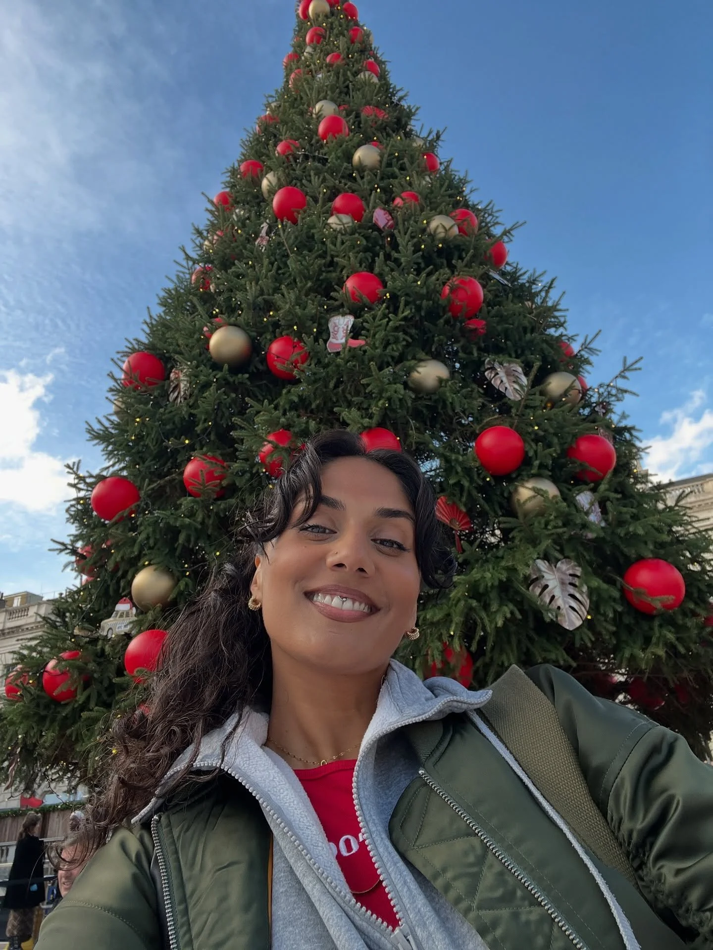 Touched back down in London just in time for the festive szn ❄️ 🎄 🎧 ✨ 

I&rsquo;ve been back 1 week and so far I&rsquo;ve:

DJ&rsquo;d for @macmillancancer &lsquo;s Open House, which opened up conversation and connectivity for African, Caribbean an