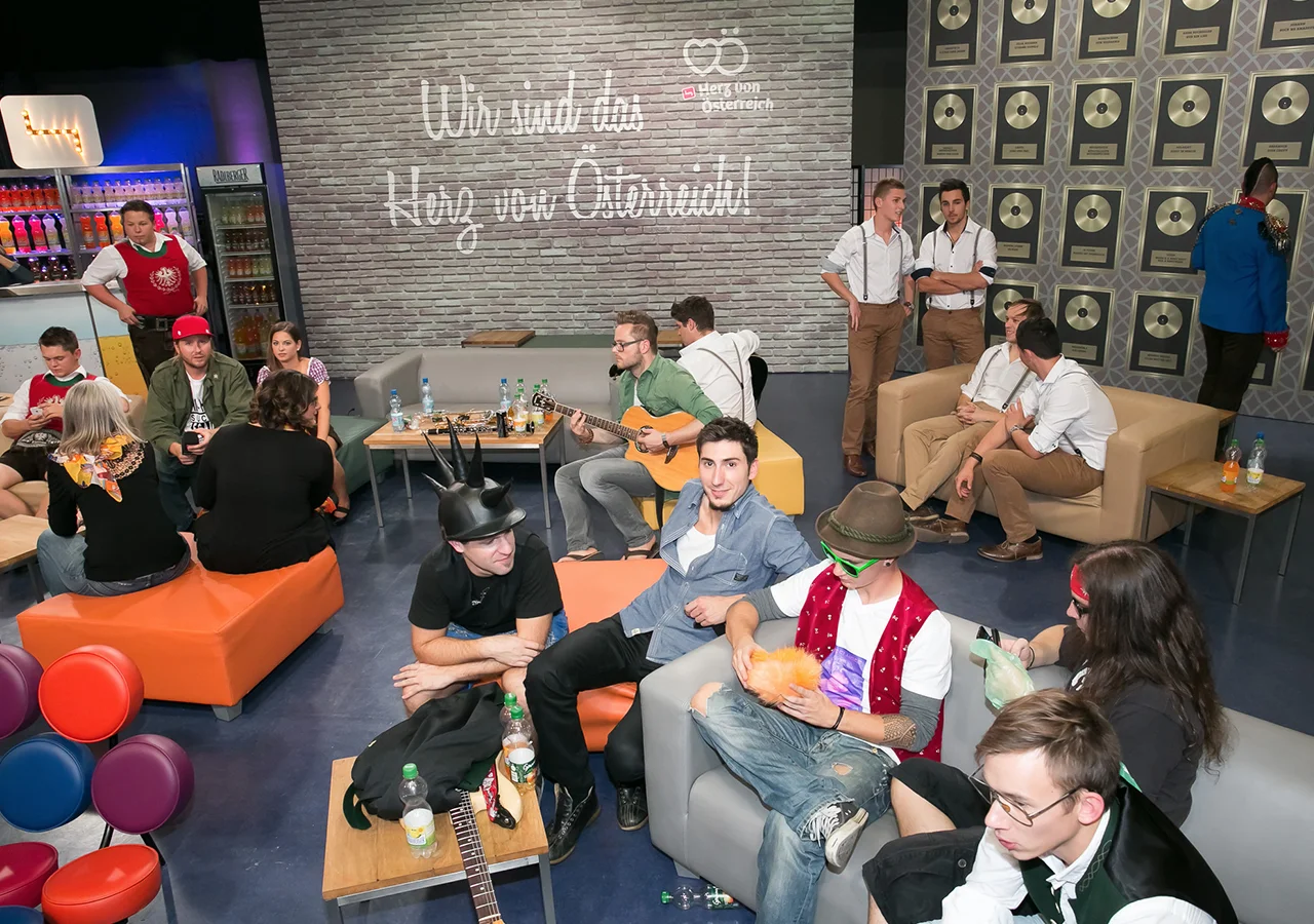 PULS4_HVÖ_Studio10_2_2.jpg