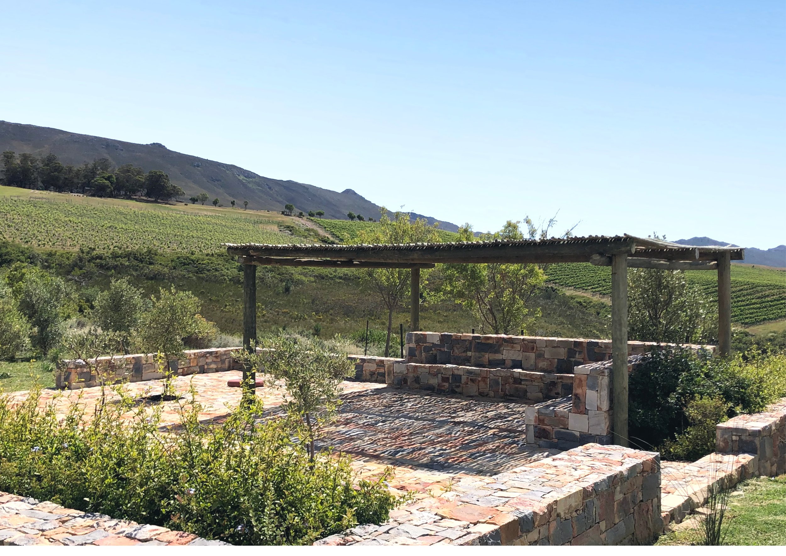  Jakob's Vineyard, a wine farm located in the Hemel en Aarde valley just outside of Hermanus, proved to be an intriguing project. It served as a landscape framework for an agricultural plot, prompting us to explore ways to seamlessly integrate this p