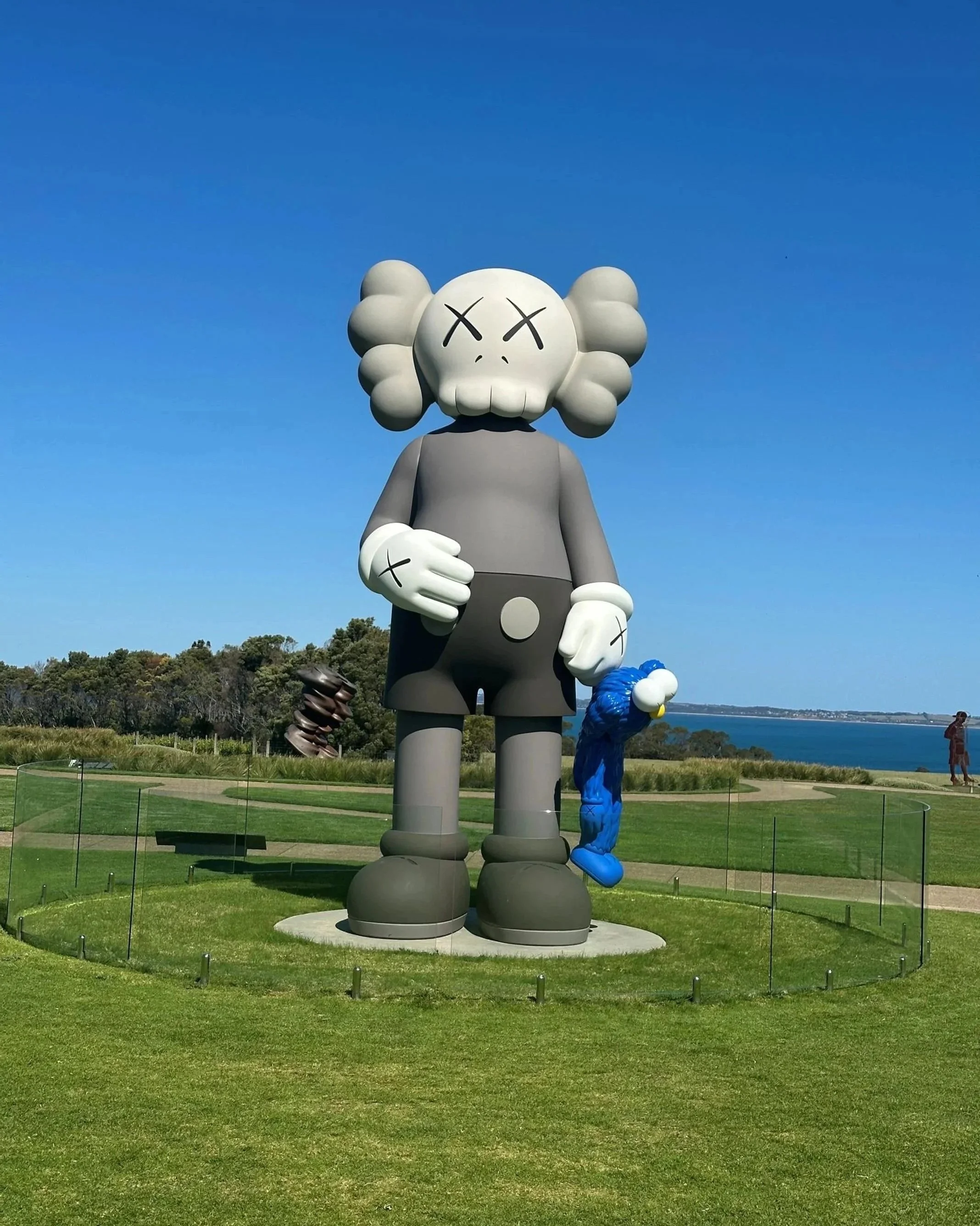 Sculpture-Kaws-Wine-Sea-Wine-Tour.jpg