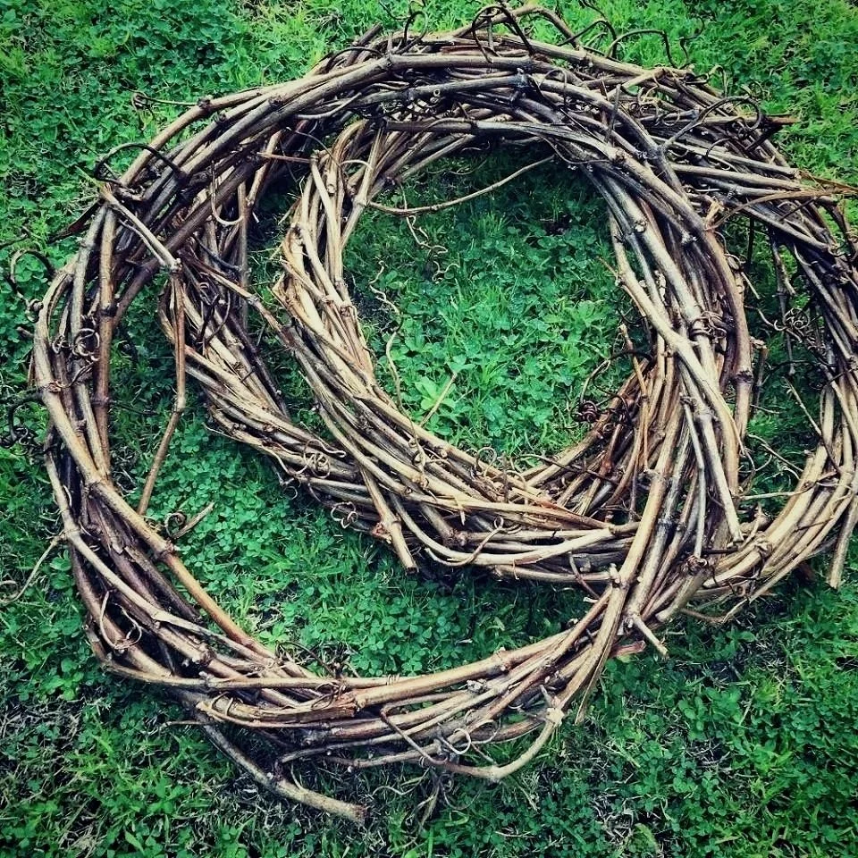 making vine wreaths exclusive to a Plunge wine tour.jpg