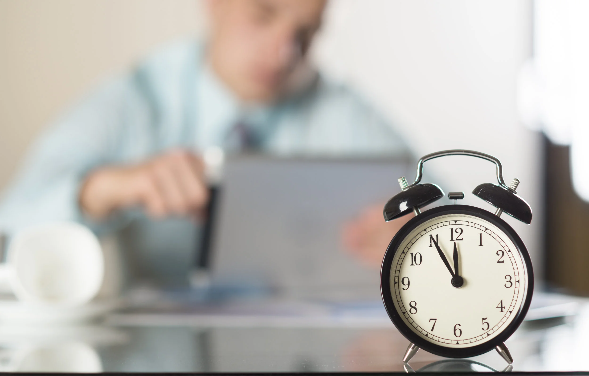 graphicstock-businessman-in-office-has-problem-with-deadline_rRgkv9R9W-.jpg