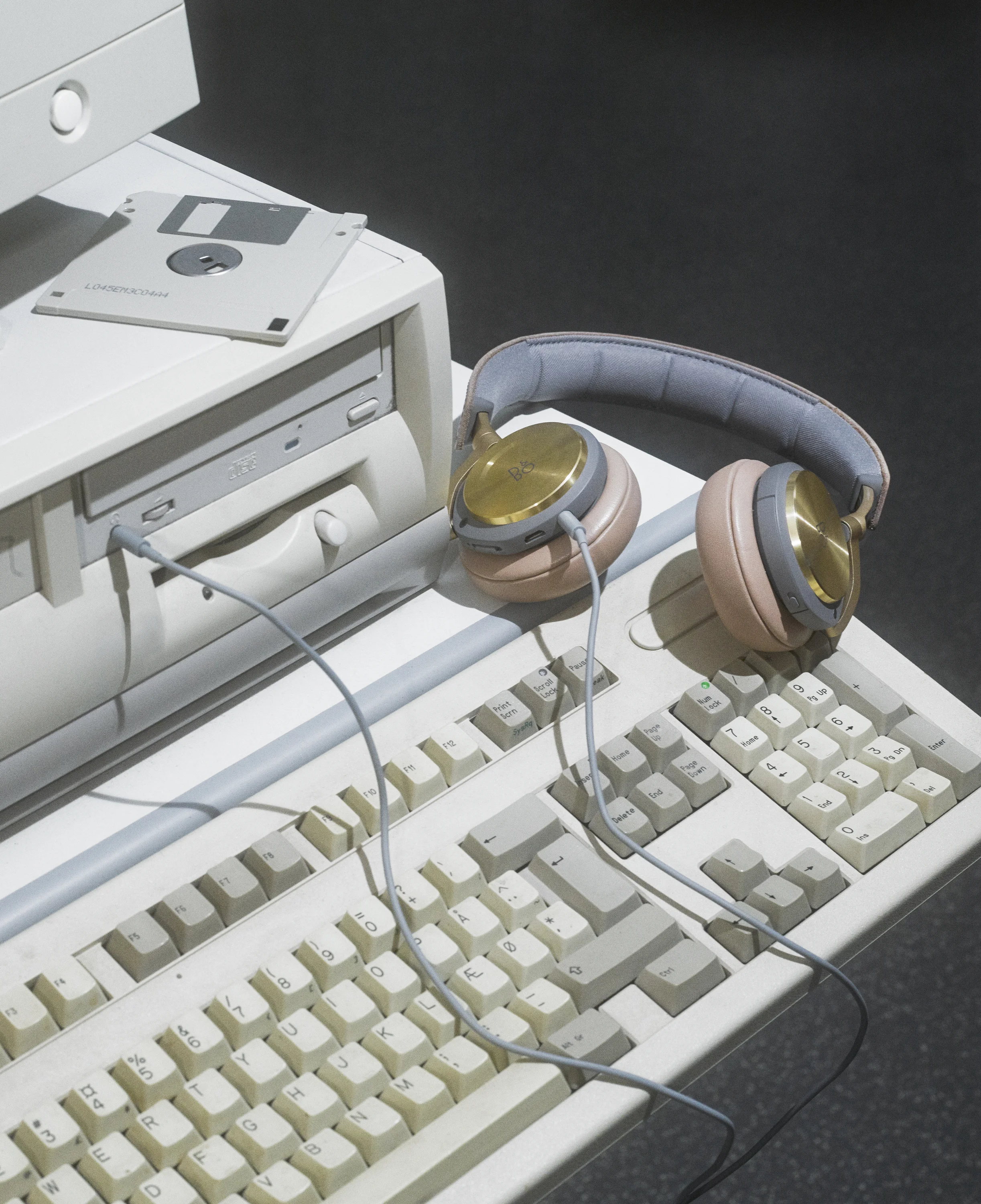An old 64k microcomputer used to control simulations .