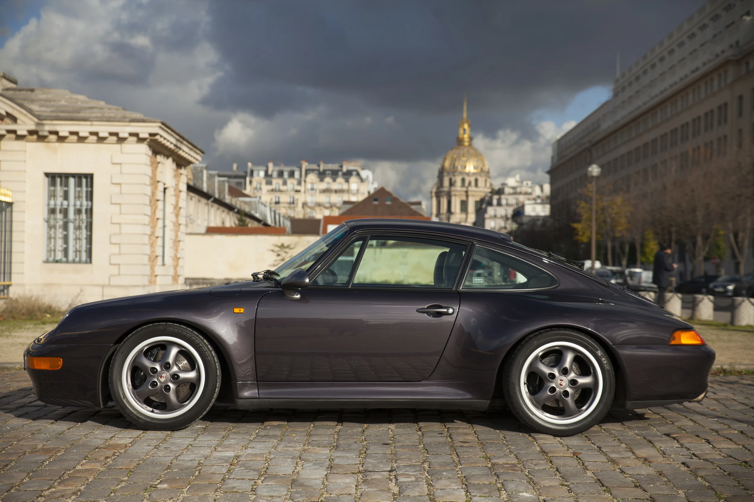 Arthur's Porsche 993 Carrera S “Vesuvio”. 