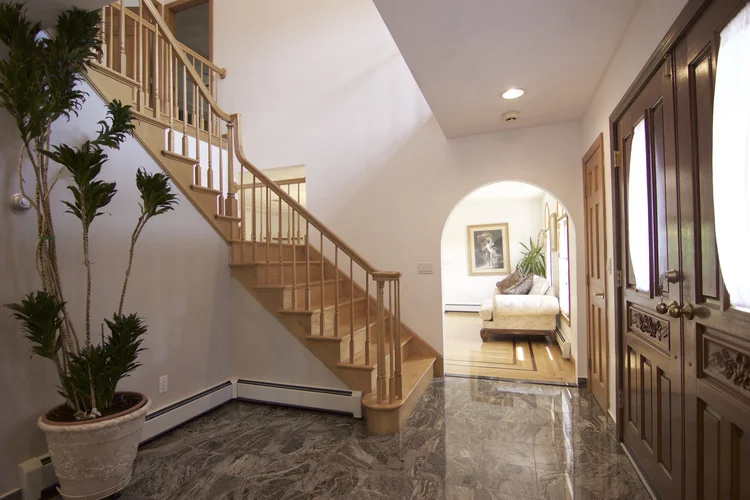 11 - 10 Bishop Lane.jpg